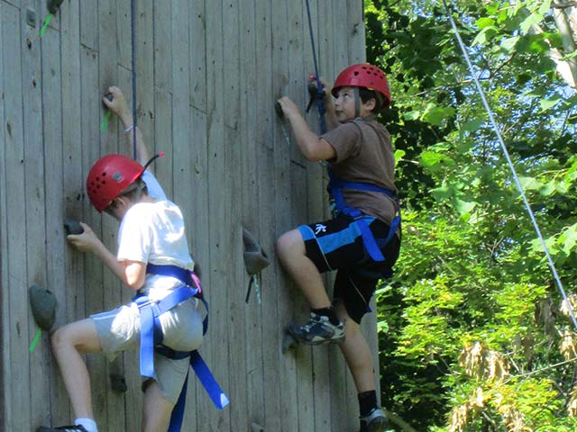 IMG_2572 Hiram House campers climbing a wall